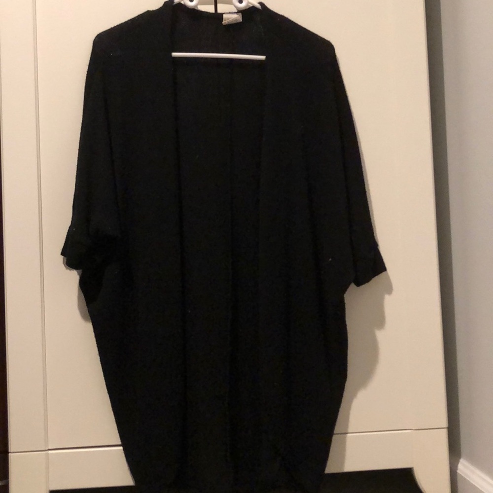 Short-Sleeved Black Cardigan